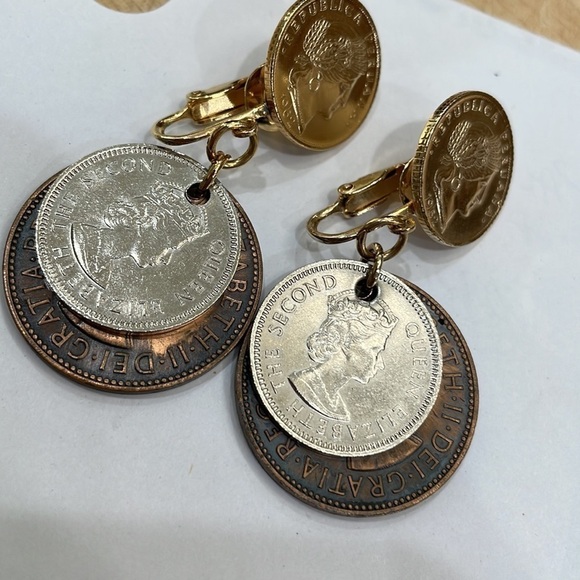 Queen Elizabeth II Coin Clip On Earrings—Gorgeous!! Peruvian Coin on Top—EUC - Picture 1 of 8